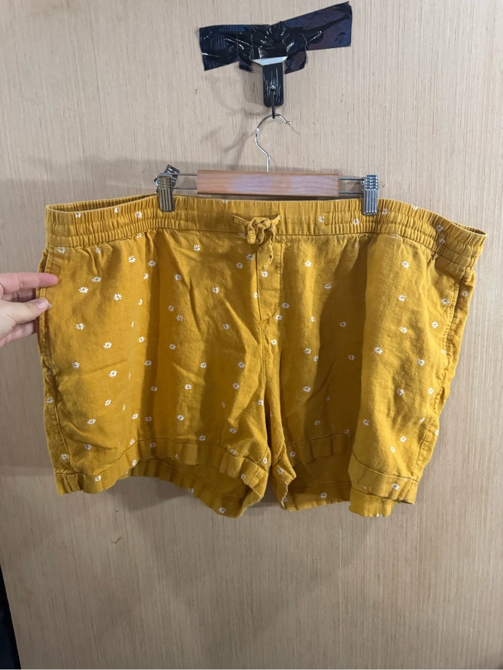 Womens Old Navy Mustard Yellow Floral Drawstring Linen Blend Shorts Size XXL